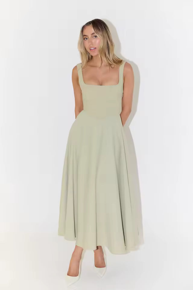 Valentina – Ausgestelltes Midikleid